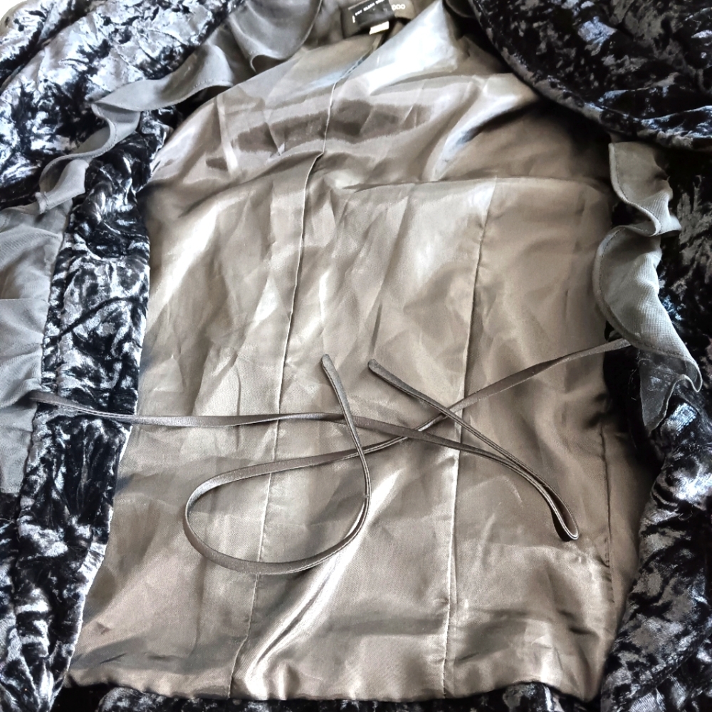 Vintage Y2K crushed velvet jacket with ruffle trim. Focus 2000. Size 14 - Picture 10 of 11